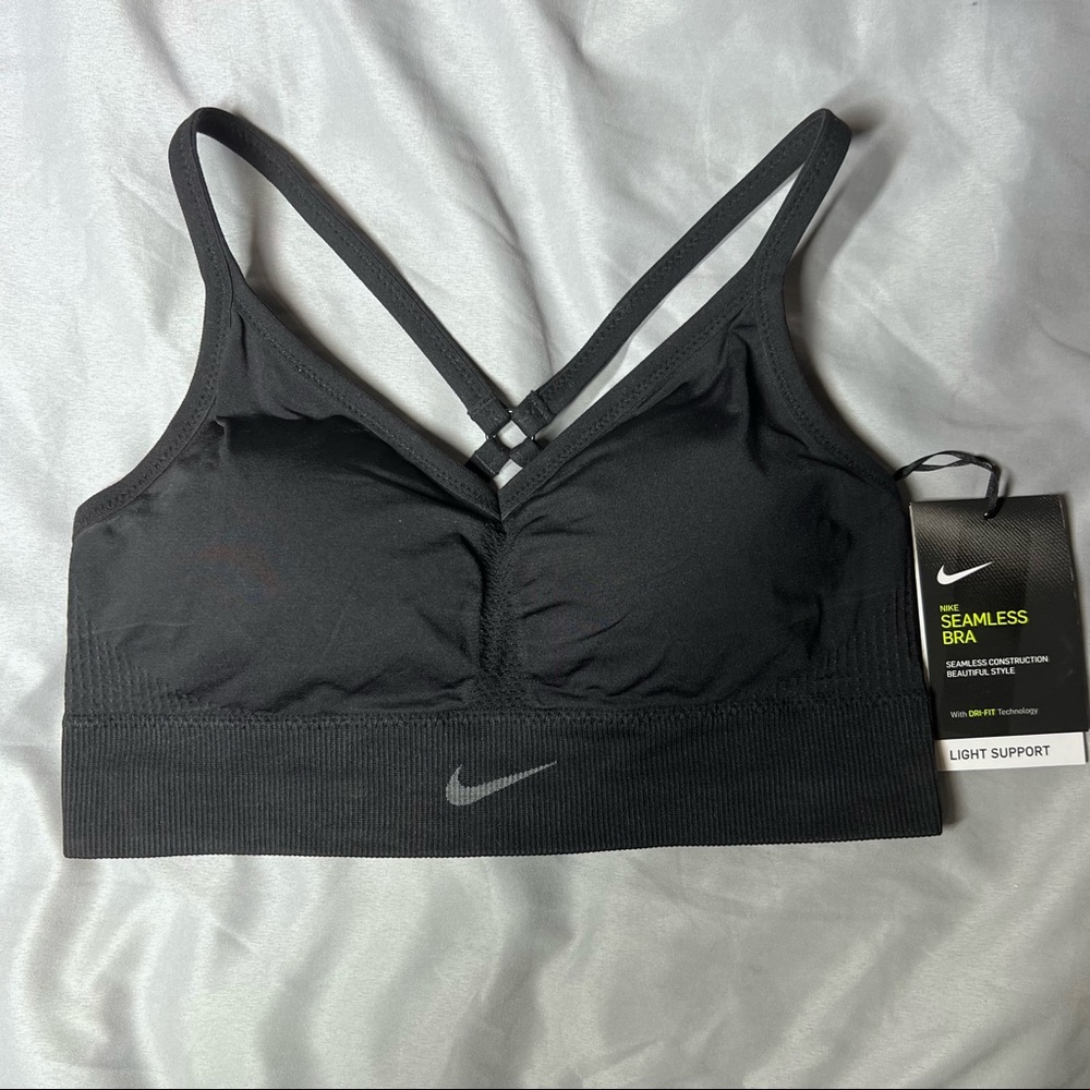 BNWT - NIKE Seamless Bra - large- Black